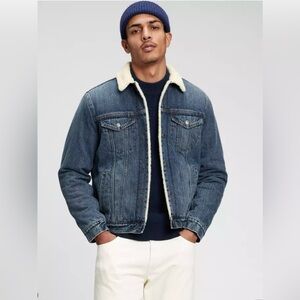 The GAP DENIM Medium Wash RARE Jean Shearling Sherpa Lined Trucker JACKET Sz XL